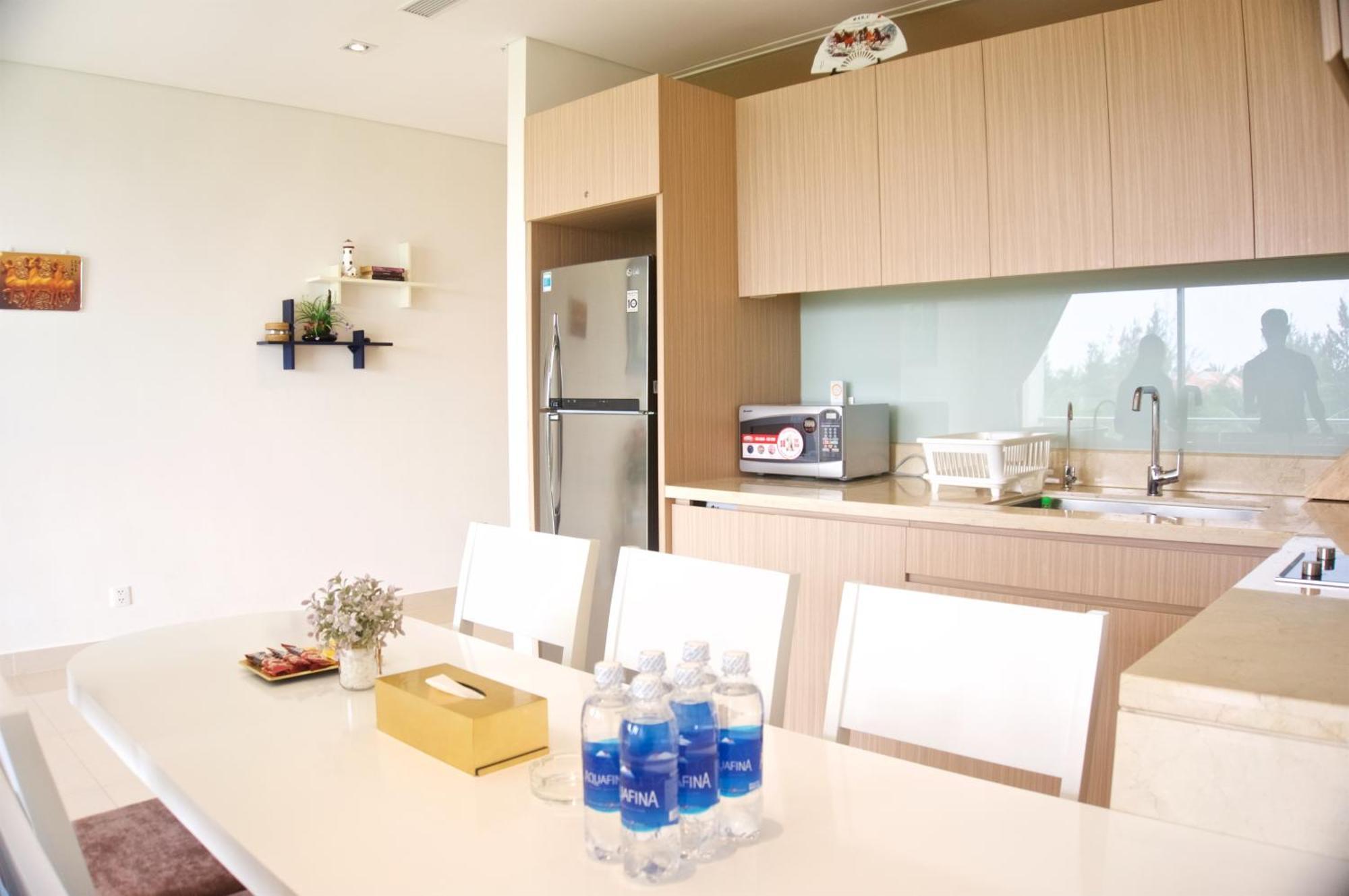 Sunshine Apartment In 5* Resort Дананг Екстер'єр фото
