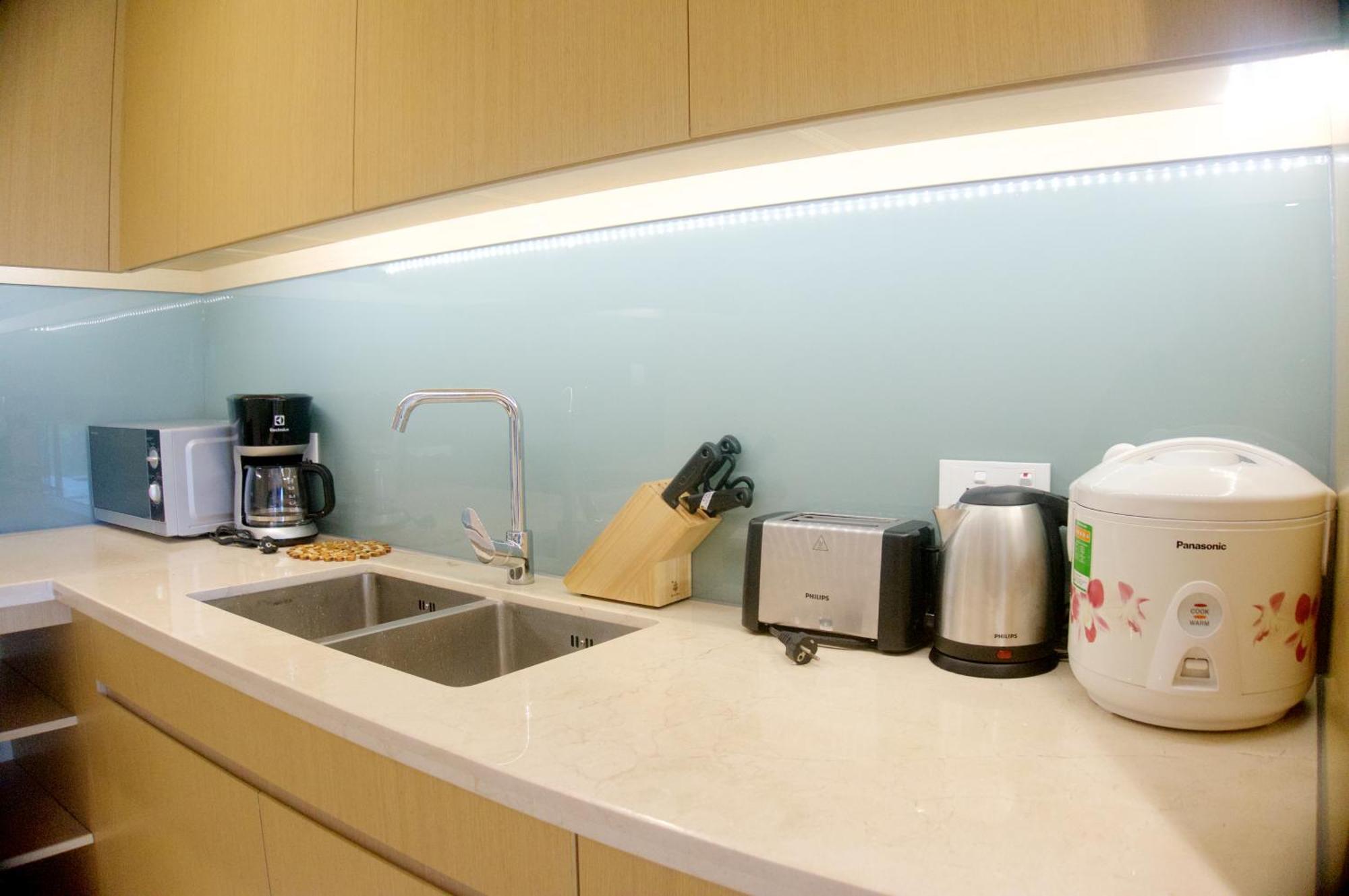 Sunshine Apartment In 5* Resort Дананг Екстер'єр фото