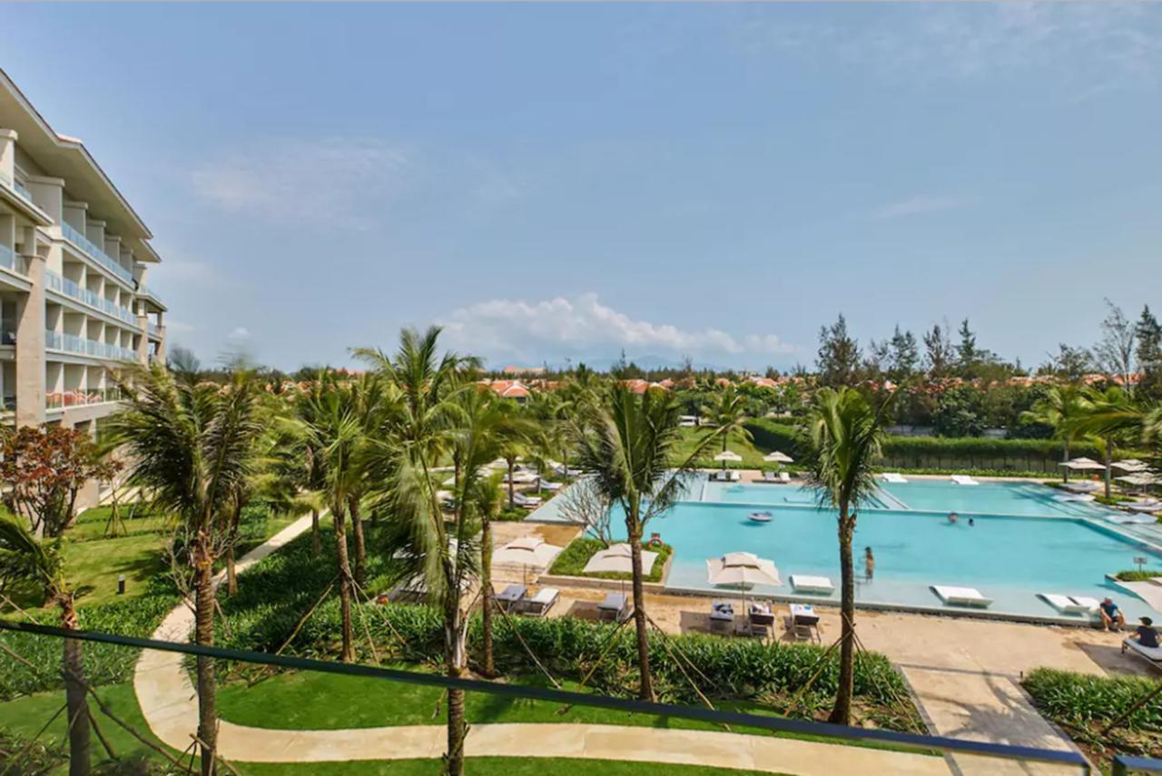 Sunshine Apartment In 5* Resort Дананг Екстер'єр фото